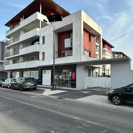 Cosy Centre Avec Lit King Size Apartment Agen