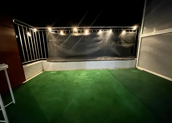 Cosy Centre Avec Lit King Size アパート